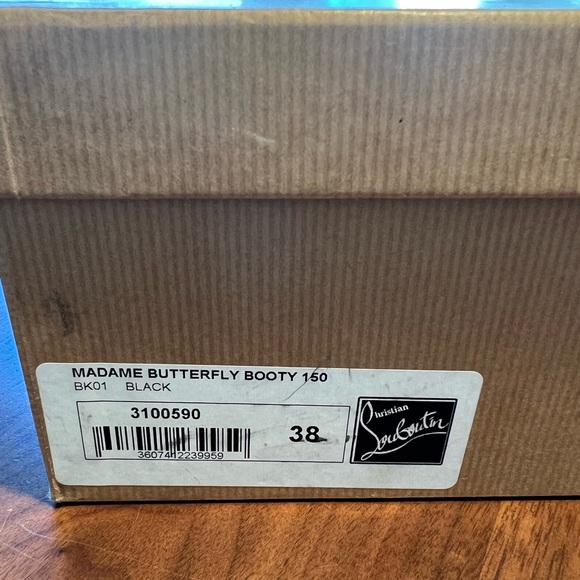 Christian Louboutin Madame Butterfly 🦋 - Picture 5 of 10